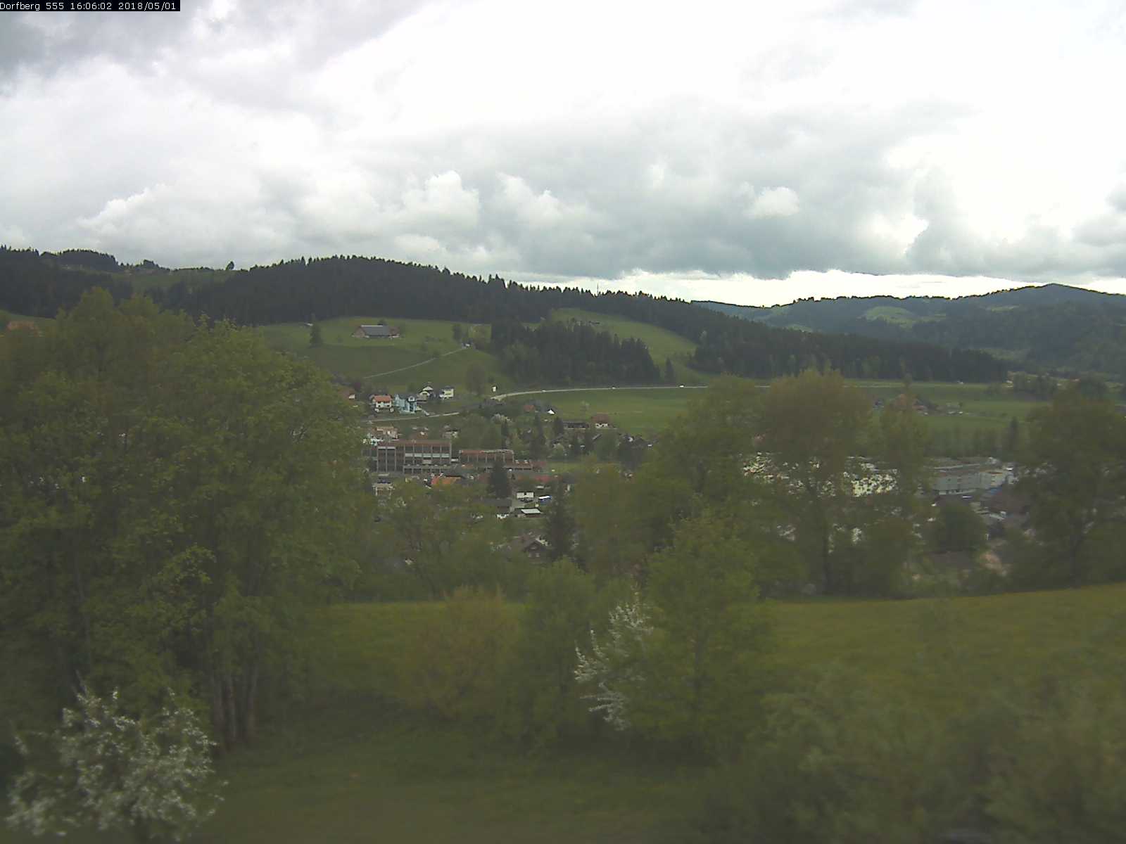 Webcam-Bild: Aussicht vom Dorfberg in Langnau 20180501-160601