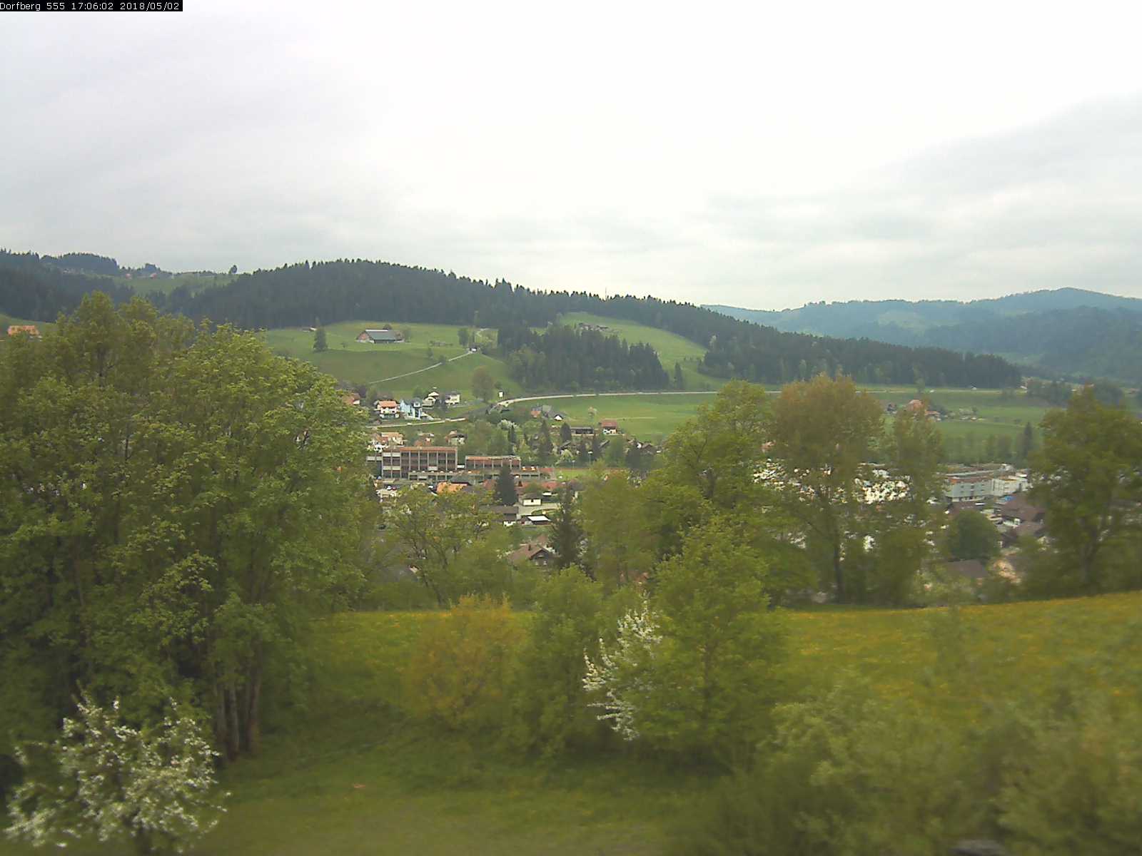 Webcam-Bild: Aussicht vom Dorfberg in Langnau 20180502-170601