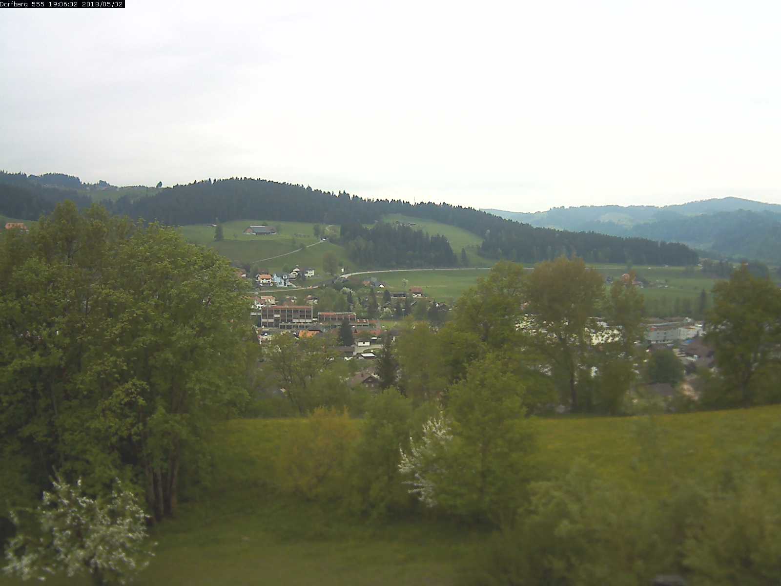 Webcam-Bild: Aussicht vom Dorfberg in Langnau 20180502-190601