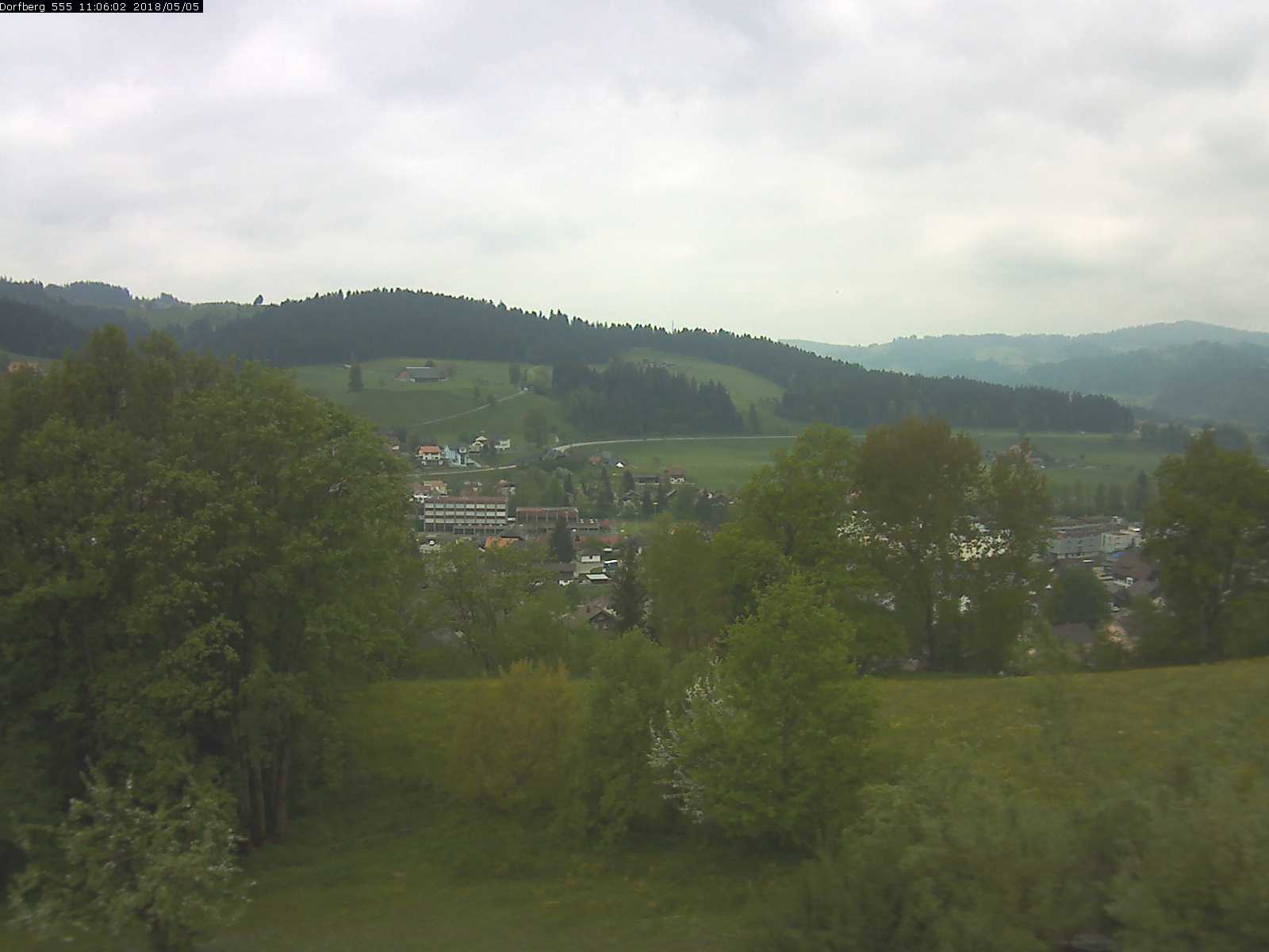 Webcam-Bild: Aussicht vom Dorfberg in Langnau 20180505-110601