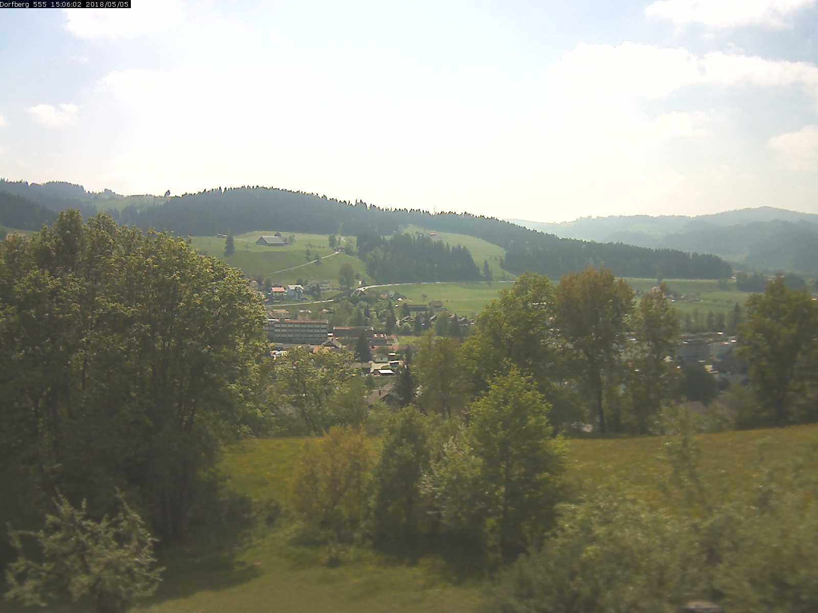 Webcam-Bild: Aussicht vom Dorfberg in Langnau 20180505-150601