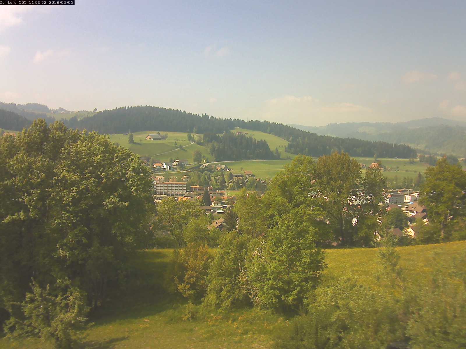 Webcam-Bild: Aussicht vom Dorfberg in Langnau 20180506-110601