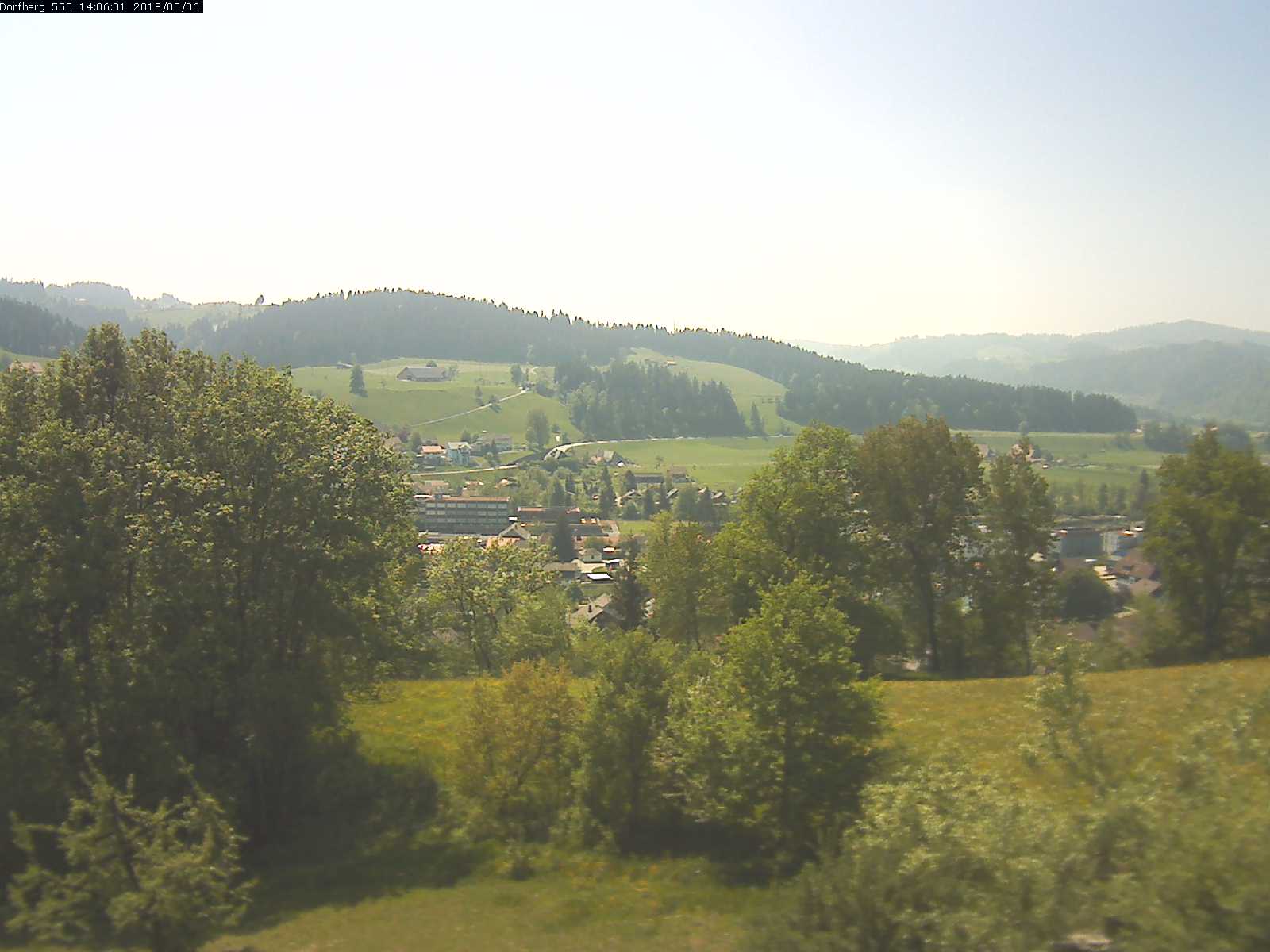 Webcam-Bild: Aussicht vom Dorfberg in Langnau 20180506-140601