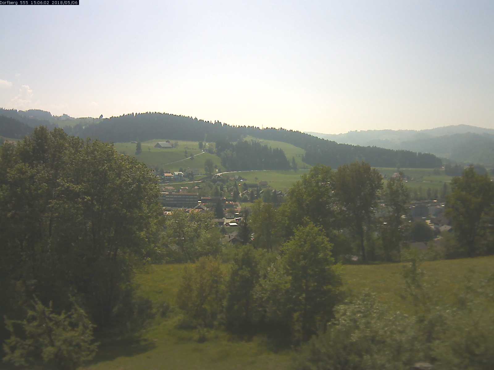 Webcam-Bild: Aussicht vom Dorfberg in Langnau 20180506-150601