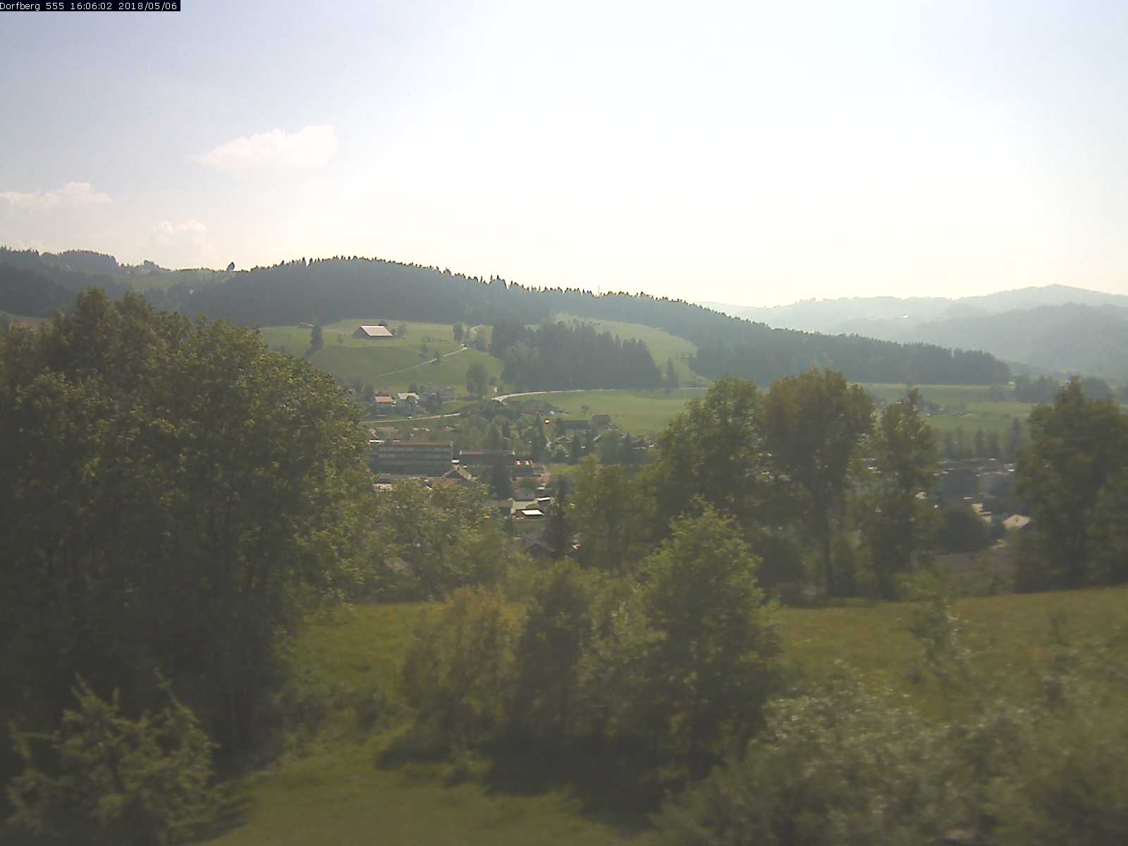 Webcam-Bild: Aussicht vom Dorfberg in Langnau 20180506-160601