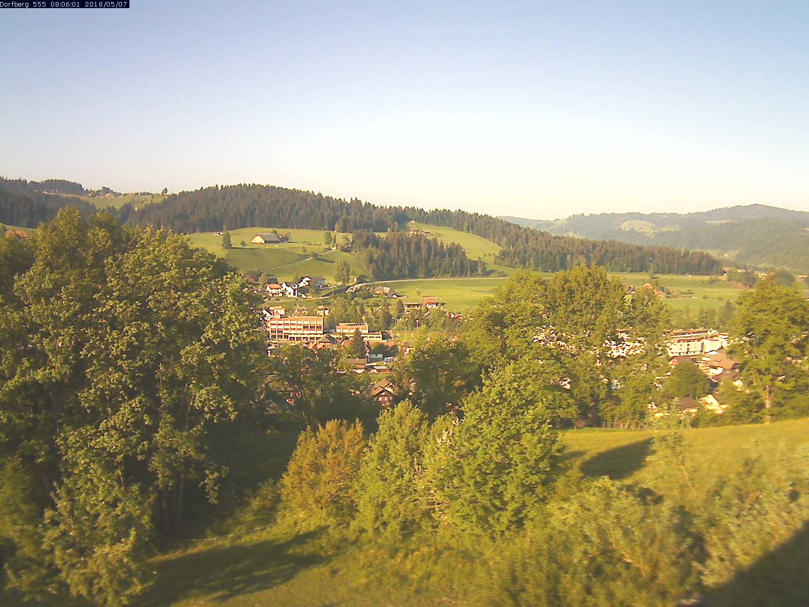 Webcam-Bild: Aussicht vom Dorfberg in Langnau 20180507-080601