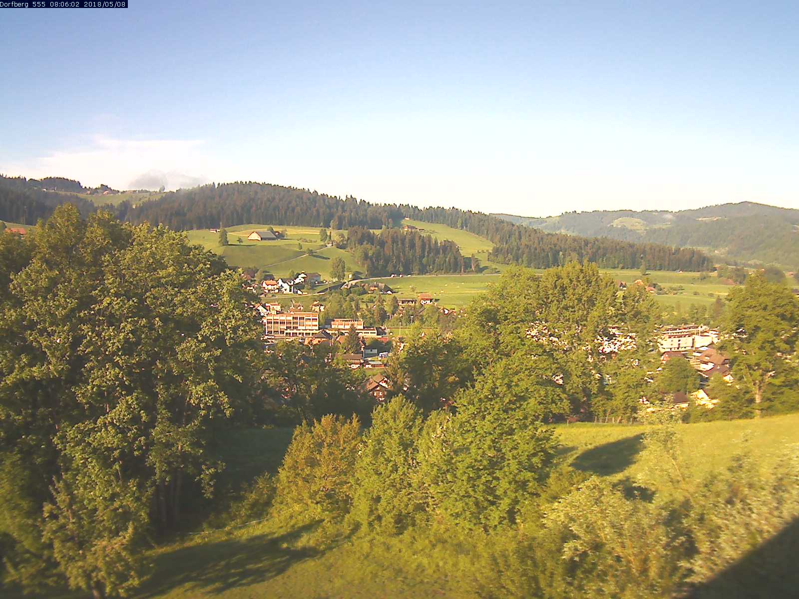 Webcam-Bild: Aussicht vom Dorfberg in Langnau 20180508-080601