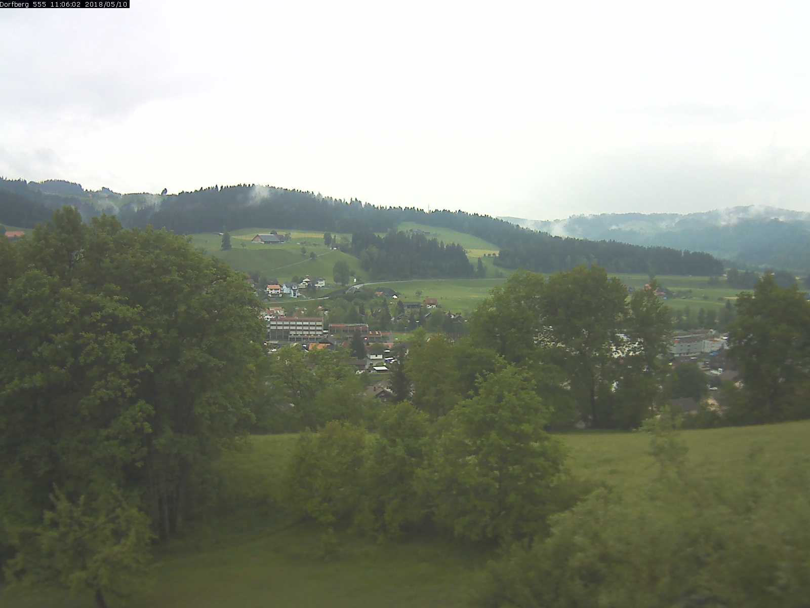 Webcam-Bild: Aussicht vom Dorfberg in Langnau 20180510-110601