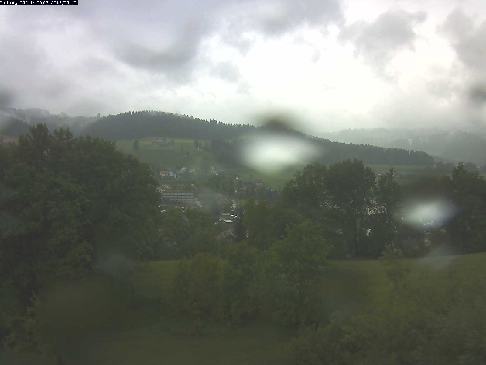 Webcam-Bild: Aussicht vom Dorfberg in Langnau 20180510-140601