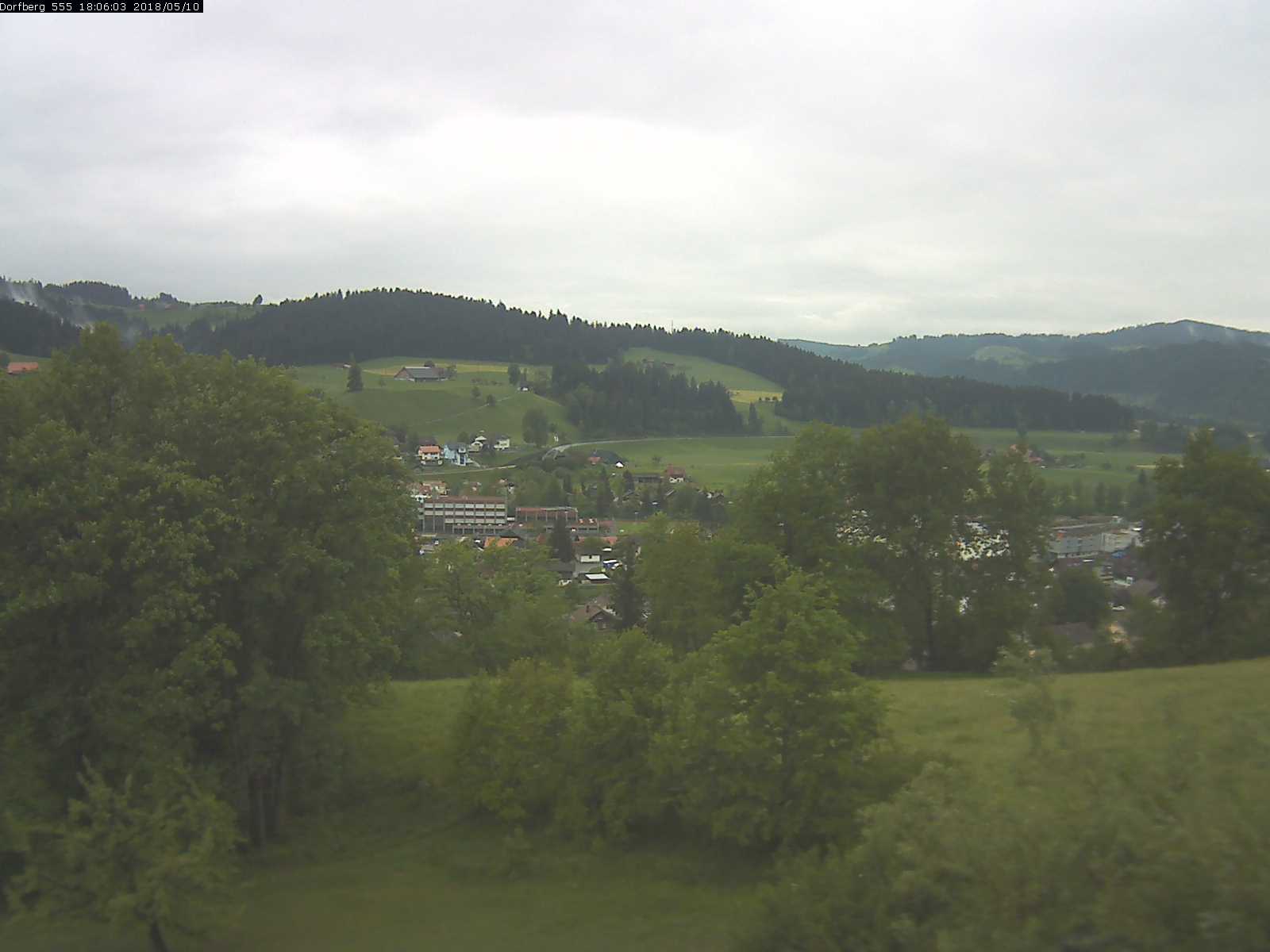 Webcam-Bild: Aussicht vom Dorfberg in Langnau 20180510-180601