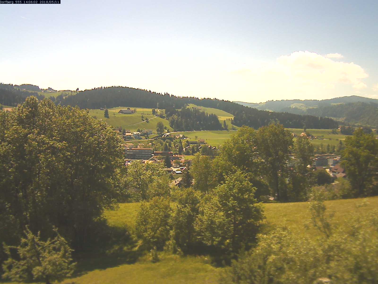 Webcam-Bild: Aussicht vom Dorfberg in Langnau 20180511-140601