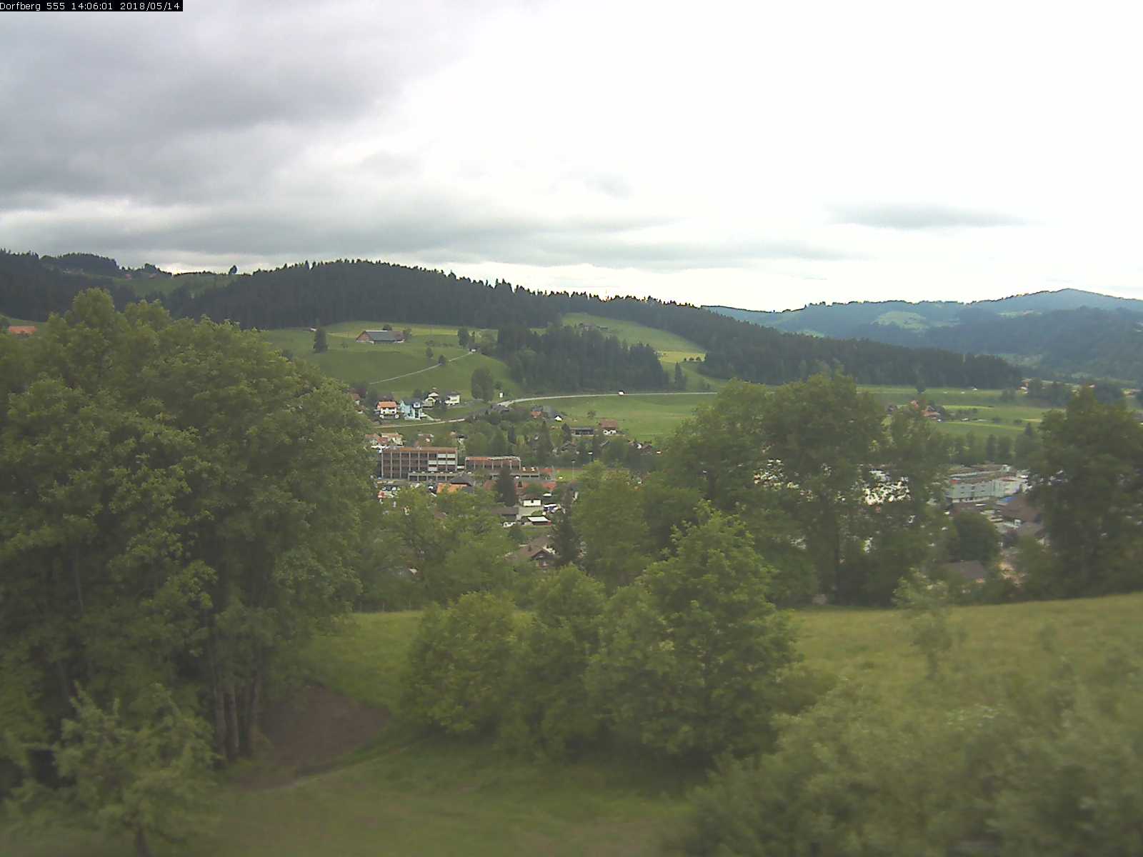 Webcam-Bild: Aussicht vom Dorfberg in Langnau 20180514-140601