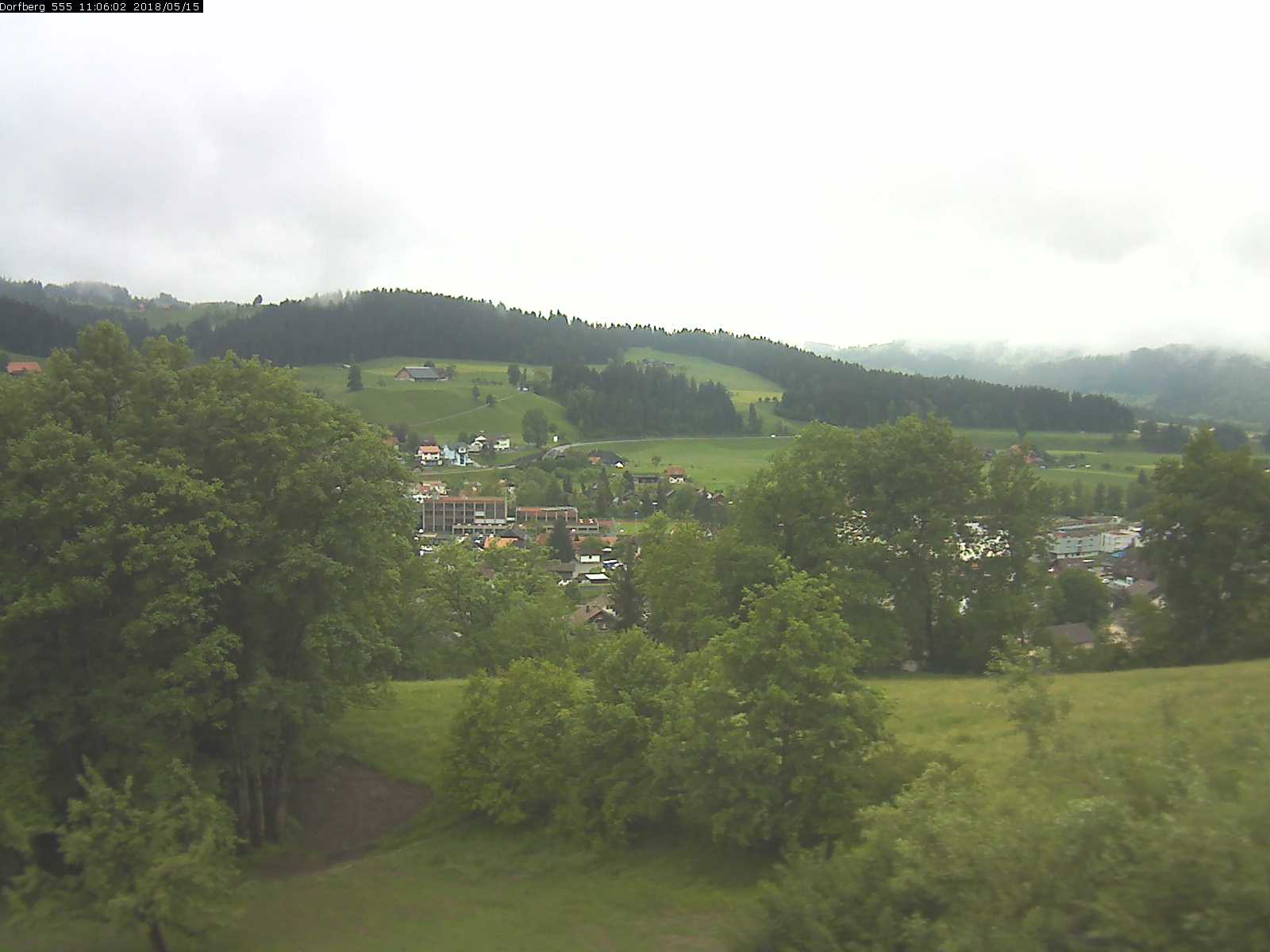Webcam-Bild: Aussicht vom Dorfberg in Langnau 20180515-110601