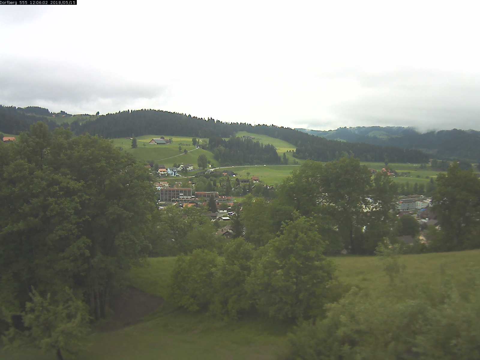 Webcam-Bild: Aussicht vom Dorfberg in Langnau 20180515-120601