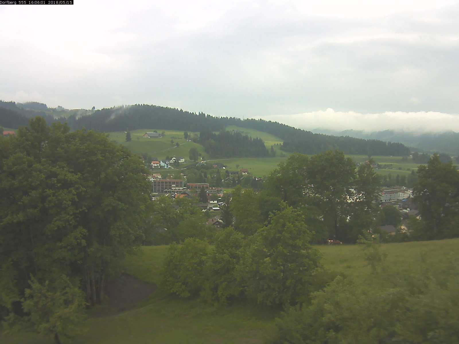 Webcam-Bild: Aussicht vom Dorfberg in Langnau 20180515-160601