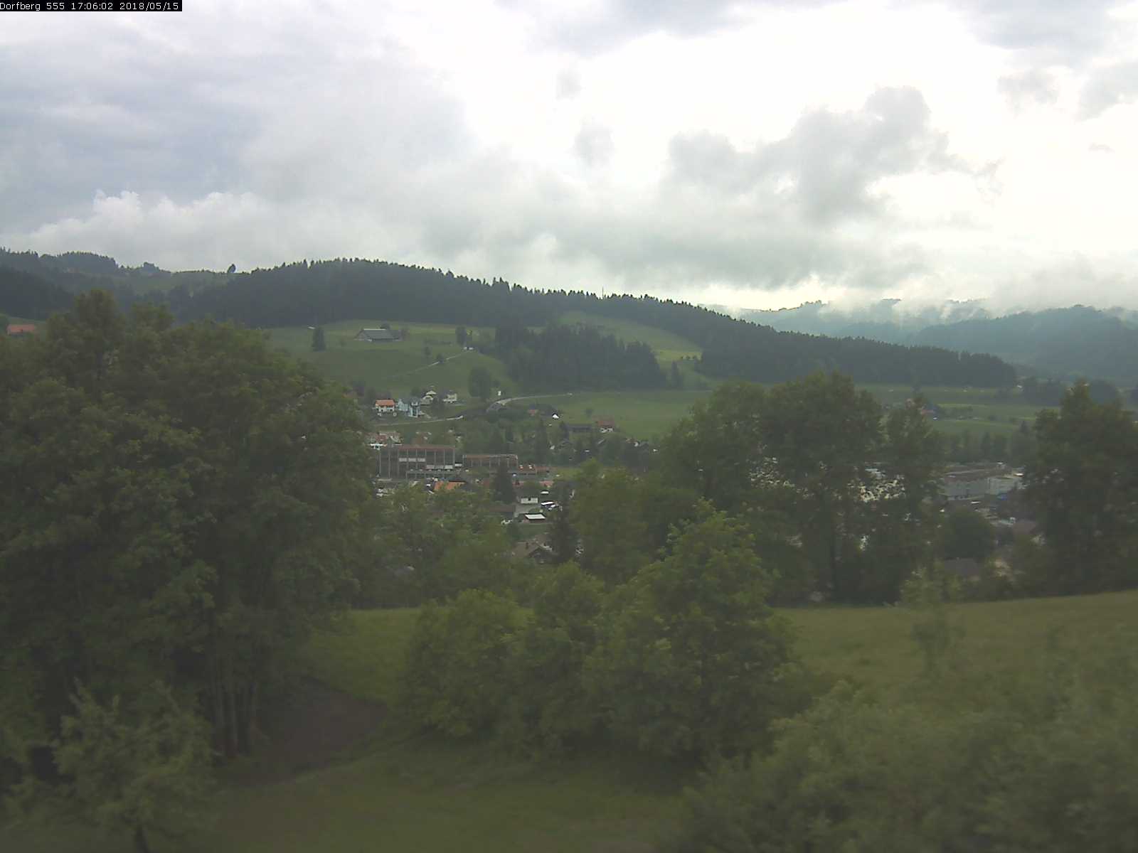 Webcam-Bild: Aussicht vom Dorfberg in Langnau 20180515-170601