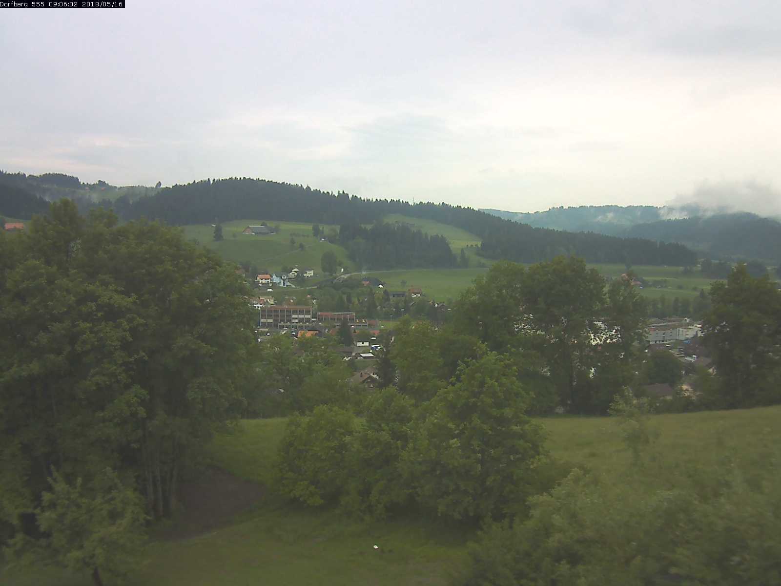 Webcam-Bild: Aussicht vom Dorfberg in Langnau 20180516-090601