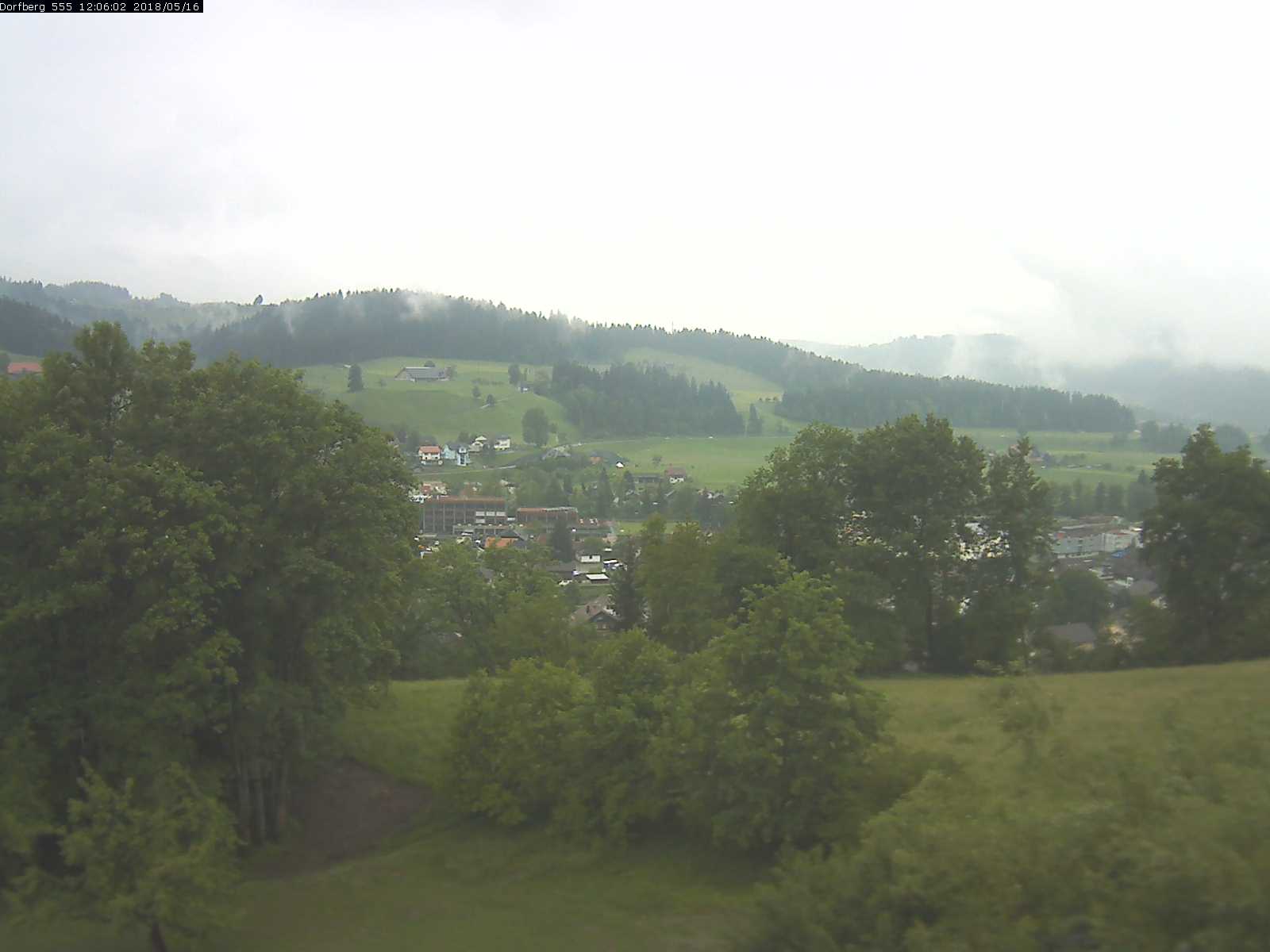 Webcam-Bild: Aussicht vom Dorfberg in Langnau 20180516-120601