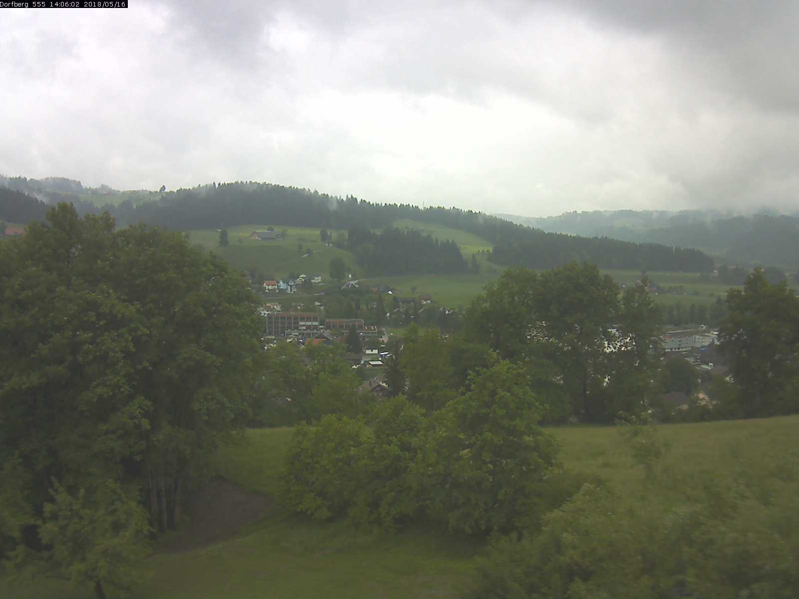 Webcam-Bild: Aussicht vom Dorfberg in Langnau 20180516-140601