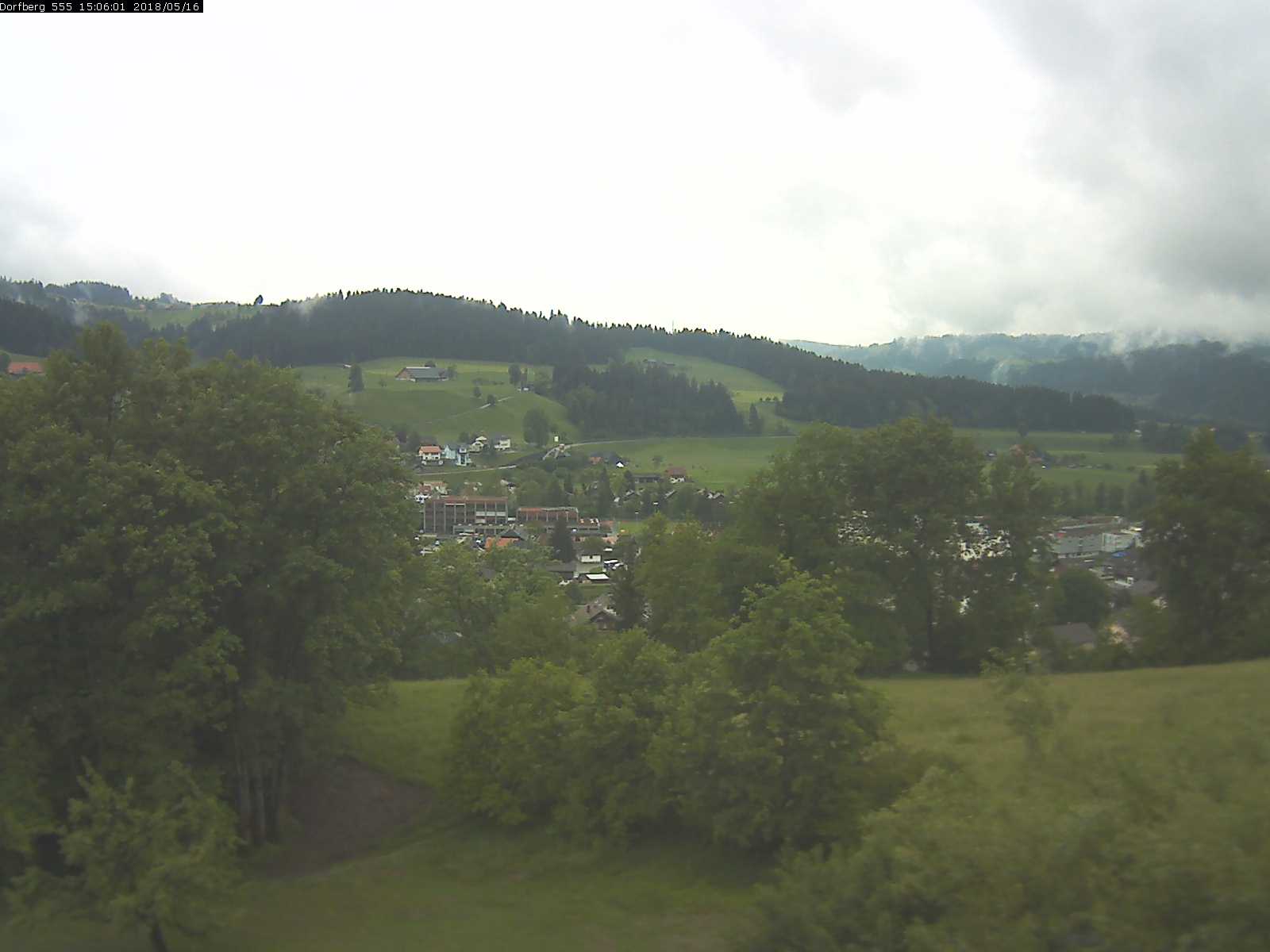 Webcam-Bild: Aussicht vom Dorfberg in Langnau 20180516-150601