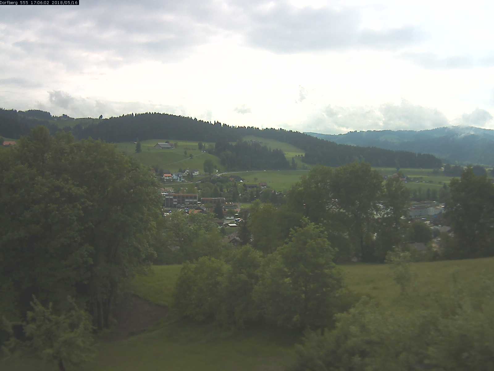 Webcam-Bild: Aussicht vom Dorfberg in Langnau 20180516-170601