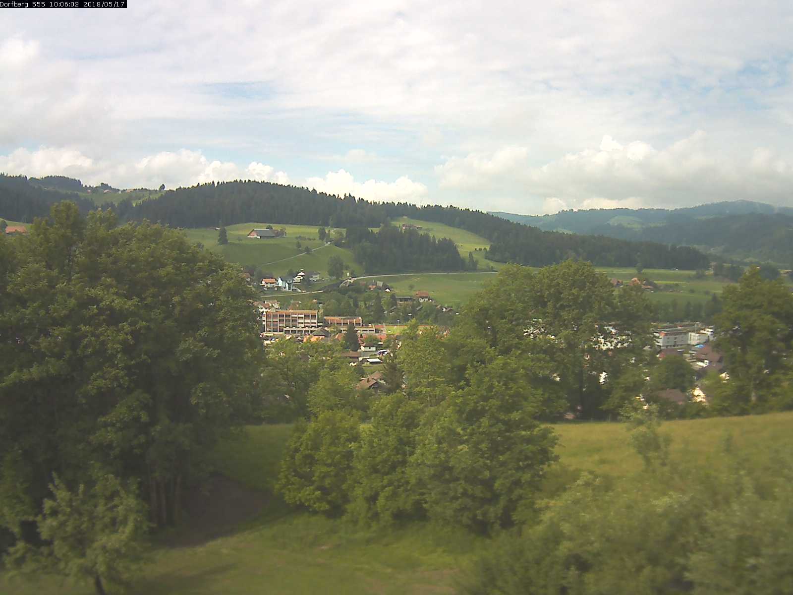 Webcam-Bild: Aussicht vom Dorfberg in Langnau 20180517-100601