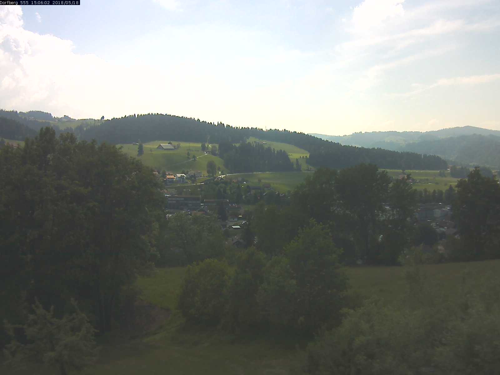 Webcam-Bild: Aussicht vom Dorfberg in Langnau 20180518-150601