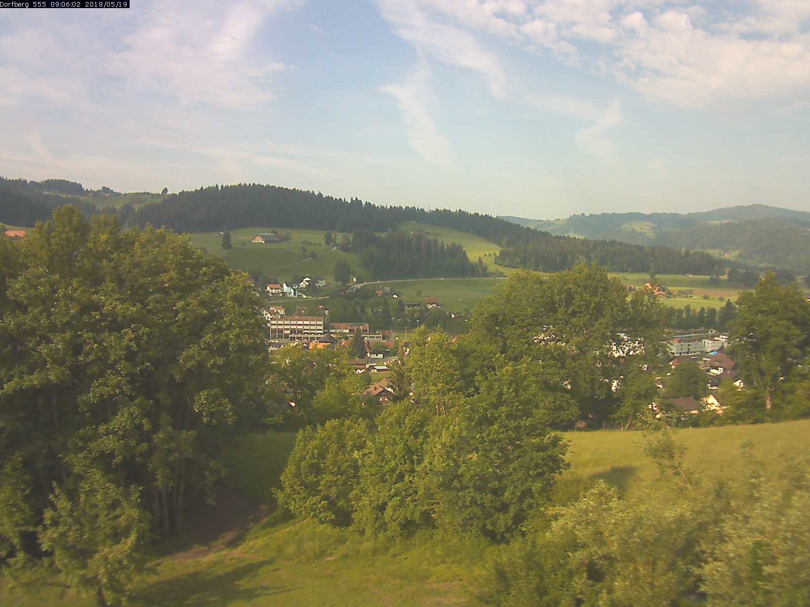 Webcam-Bild: Aussicht vom Dorfberg in Langnau 20180519-090601