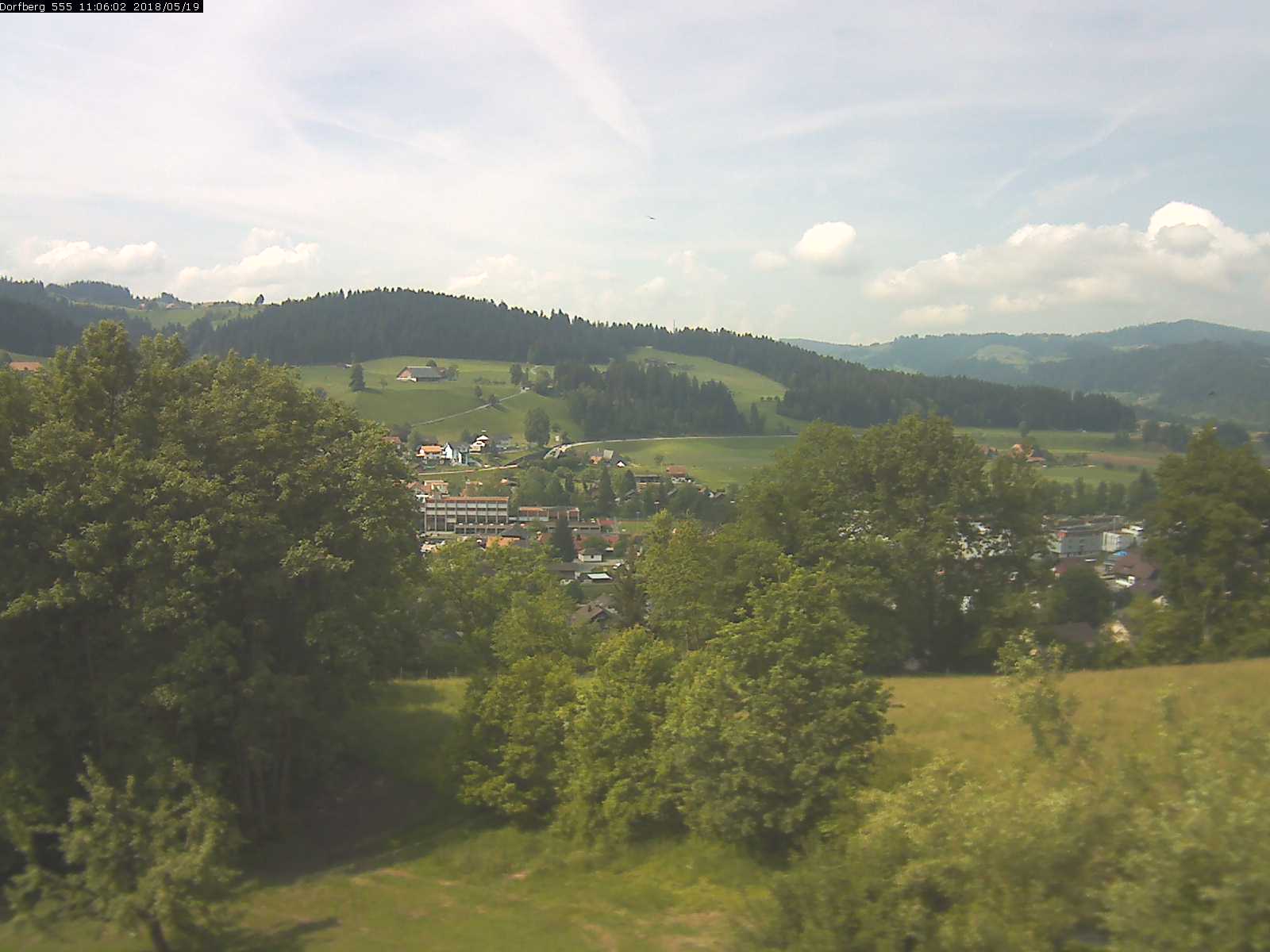 Webcam-Bild: Aussicht vom Dorfberg in Langnau 20180519-110601
