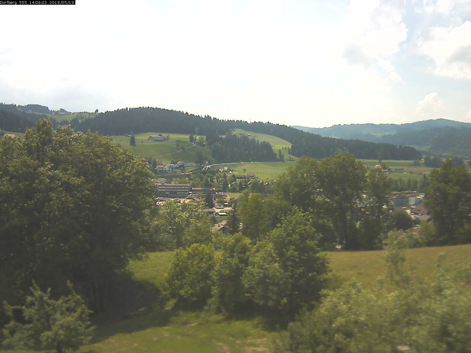 Webcam-Bild: Aussicht vom Dorfberg in Langnau 20180519-140601