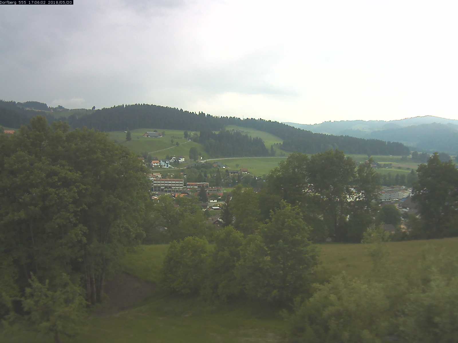 Webcam-Bild: Aussicht vom Dorfberg in Langnau 20180520-170601