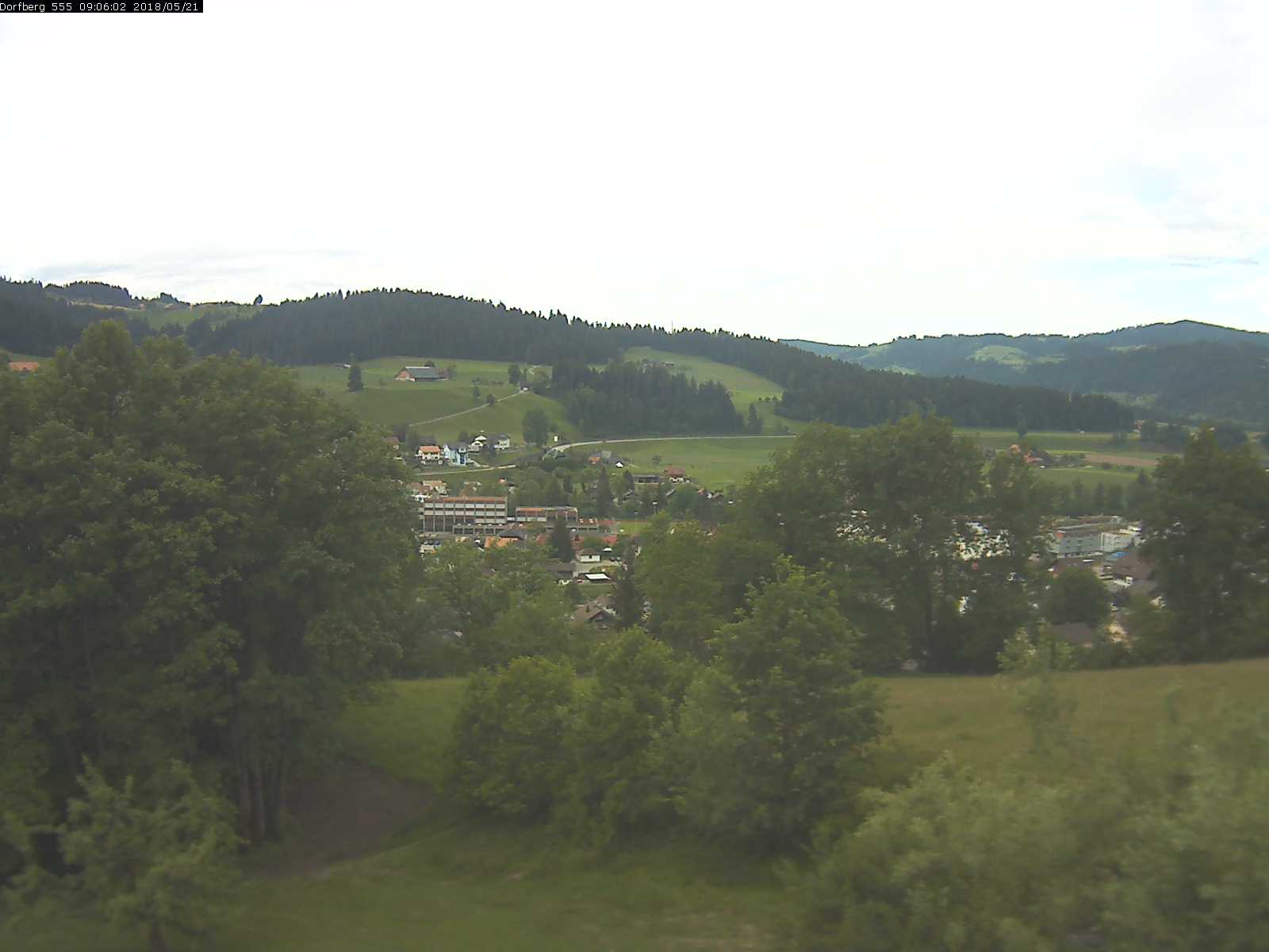Webcam-Bild: Aussicht vom Dorfberg in Langnau 20180521-090601