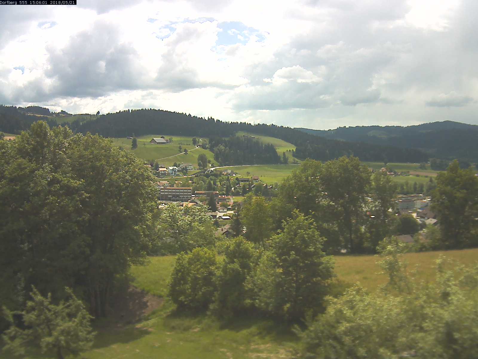 Webcam-Bild: Aussicht vom Dorfberg in Langnau 20180521-150601