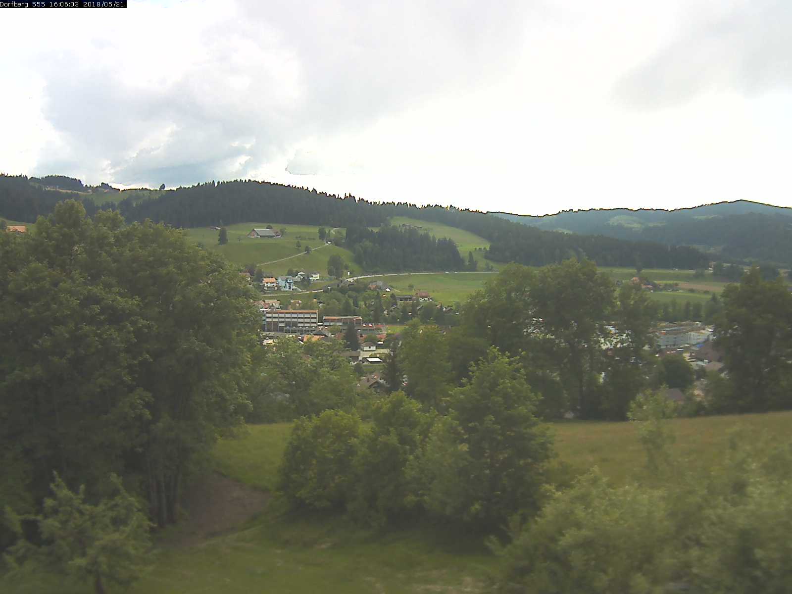 Webcam-Bild: Aussicht vom Dorfberg in Langnau 20180521-160601