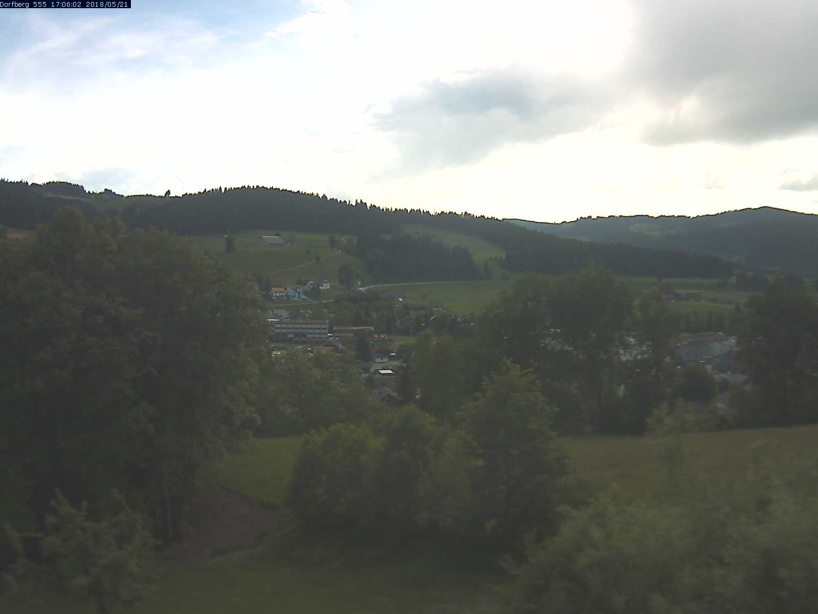 Webcam-Bild: Aussicht vom Dorfberg in Langnau 20180521-170601