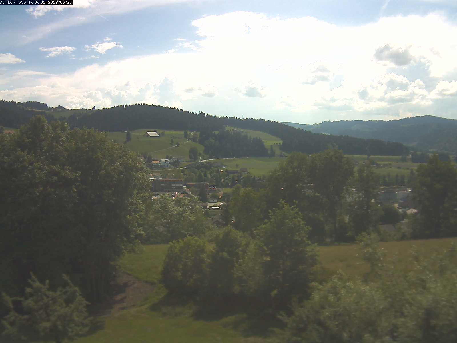 Webcam-Bild: Aussicht vom Dorfberg in Langnau 20180522-160601
