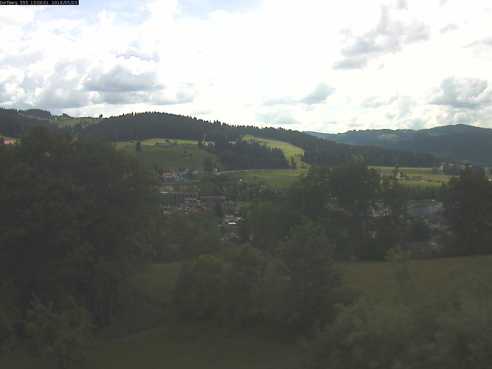 Webcam-Bild: Aussicht vom Dorfberg in Langnau 20180523-150601