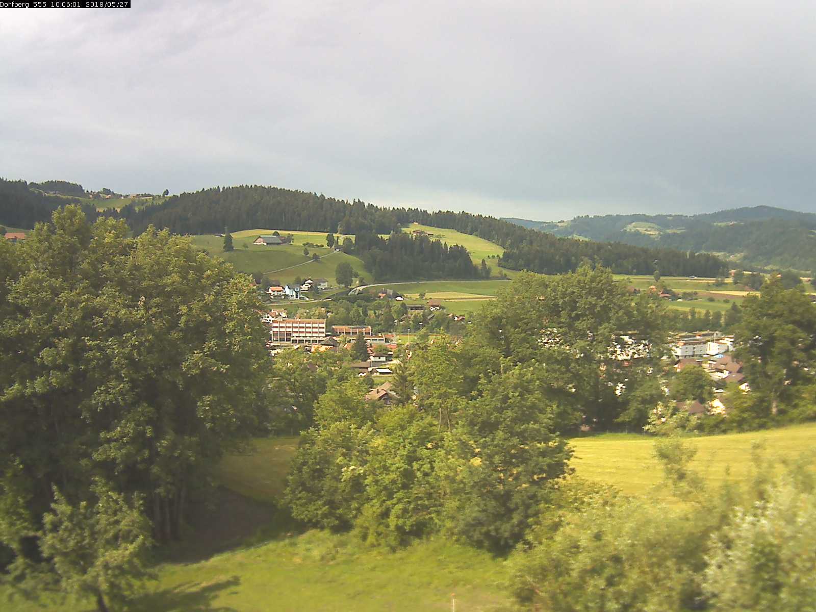 Webcam-Bild: Aussicht vom Dorfberg in Langnau 20180527-100601
