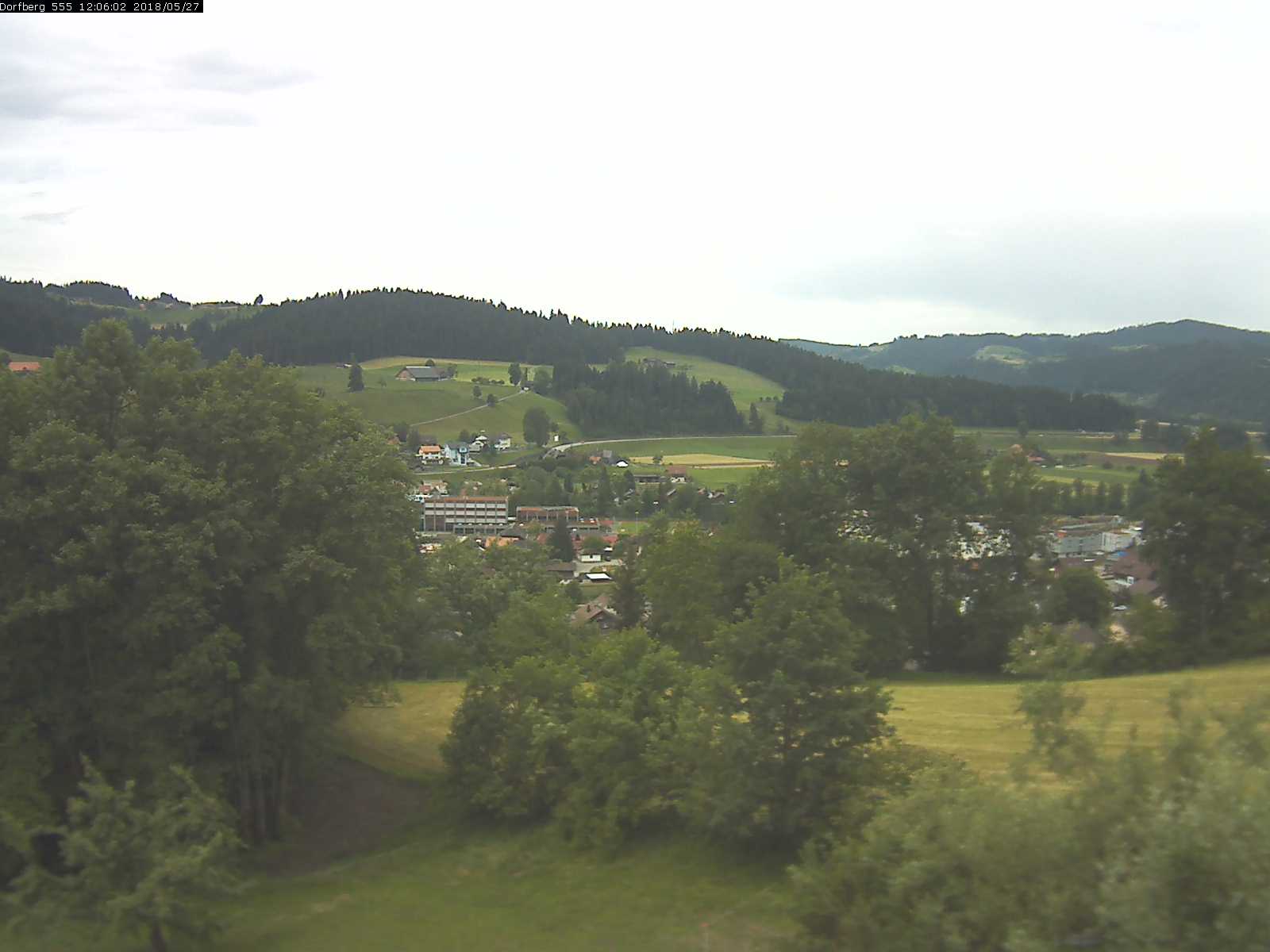 Webcam-Bild: Aussicht vom Dorfberg in Langnau 20180527-120601