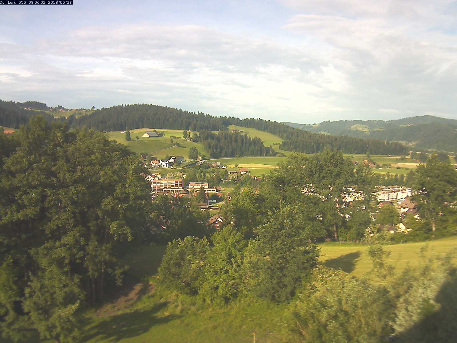 Webcam-Bild: Aussicht vom Dorfberg in Langnau 20180528-080601