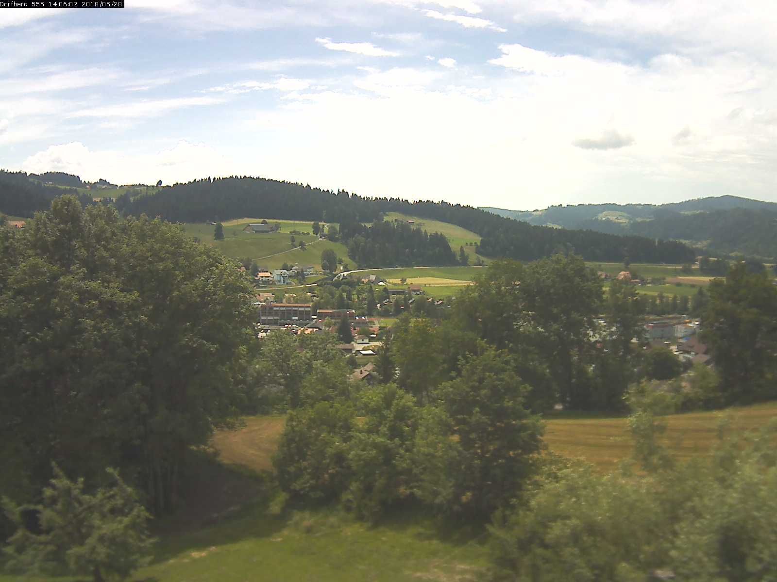 Webcam-Bild: Aussicht vom Dorfberg in Langnau 20180528-140601