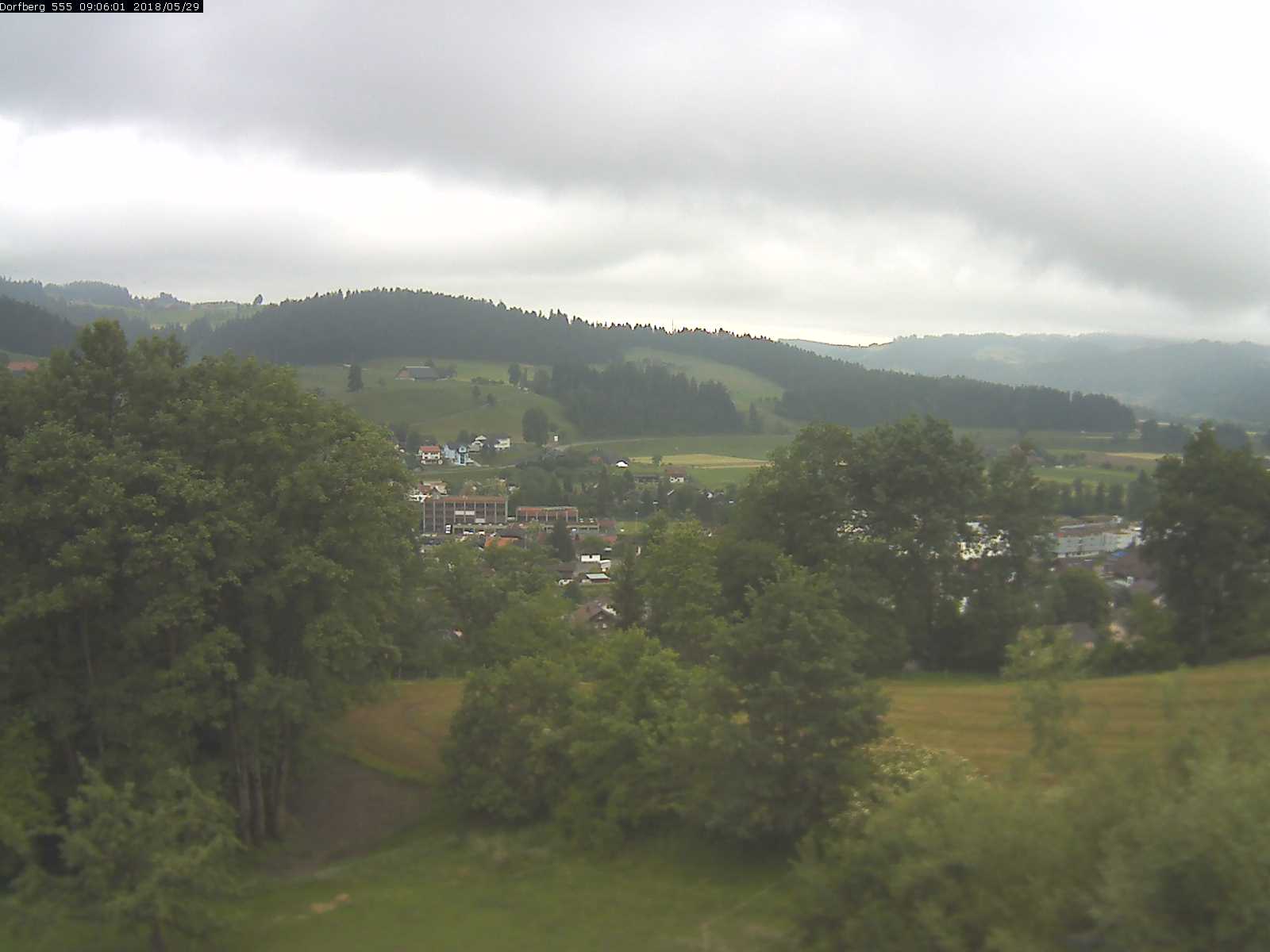 Webcam-Bild: Aussicht vom Dorfberg in Langnau 20180529-090601