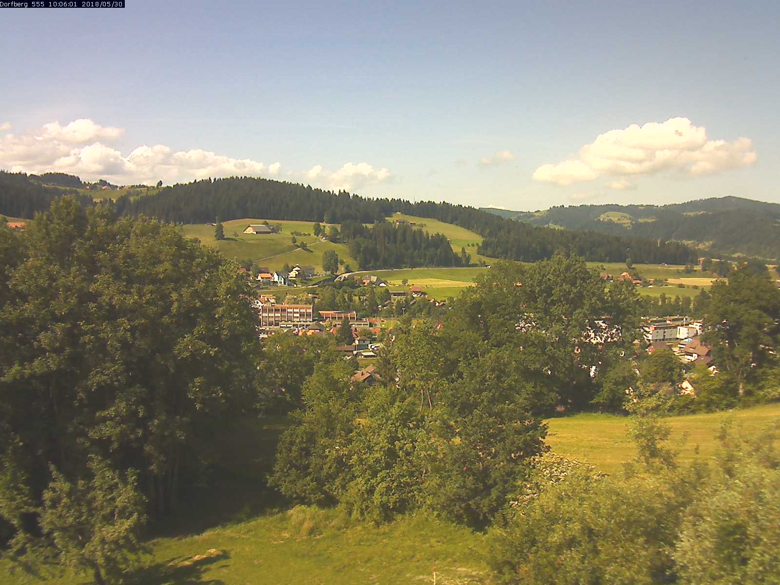 Webcam-Bild: Aussicht vom Dorfberg in Langnau 20180530-100601