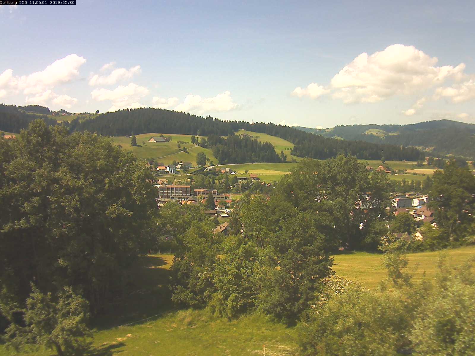 Webcam-Bild: Aussicht vom Dorfberg in Langnau 20180530-110601