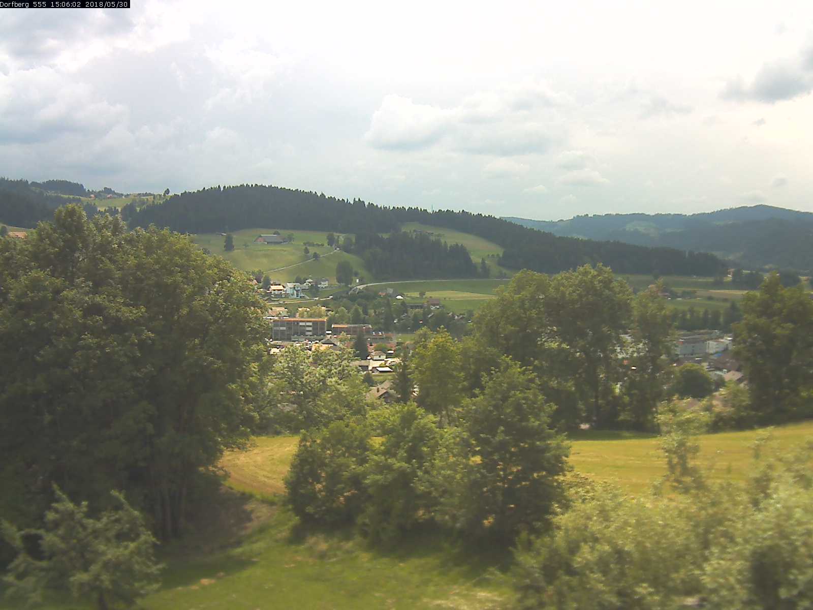 Webcam-Bild: Aussicht vom Dorfberg in Langnau 20180530-150601