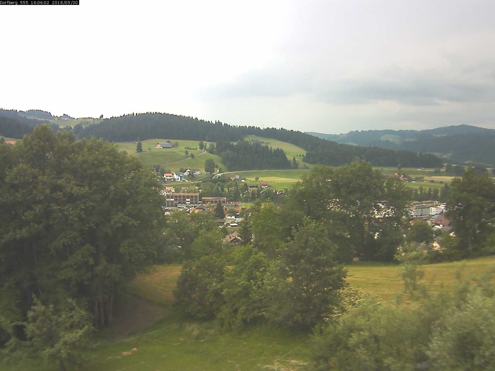Webcam-Bild: Aussicht vom Dorfberg in Langnau 20180530-160601