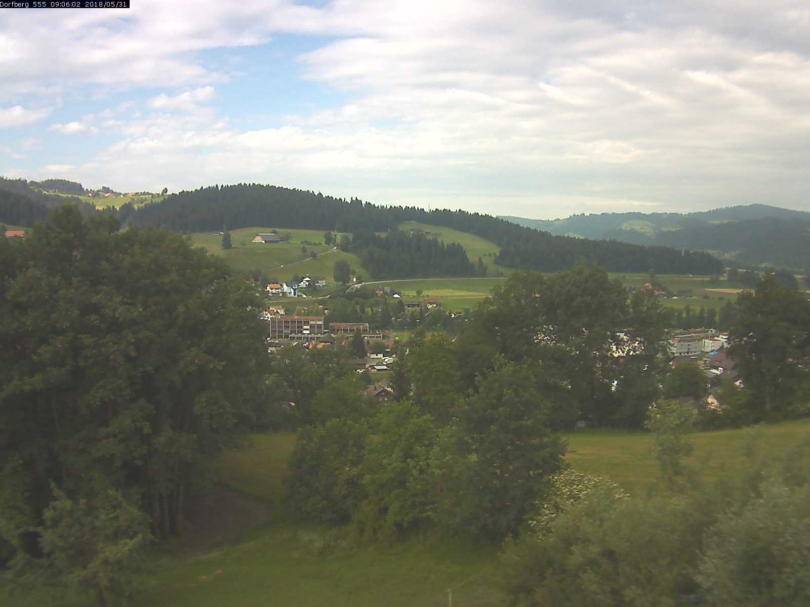 Webcam-Bild: Aussicht vom Dorfberg in Langnau 20180531-090601