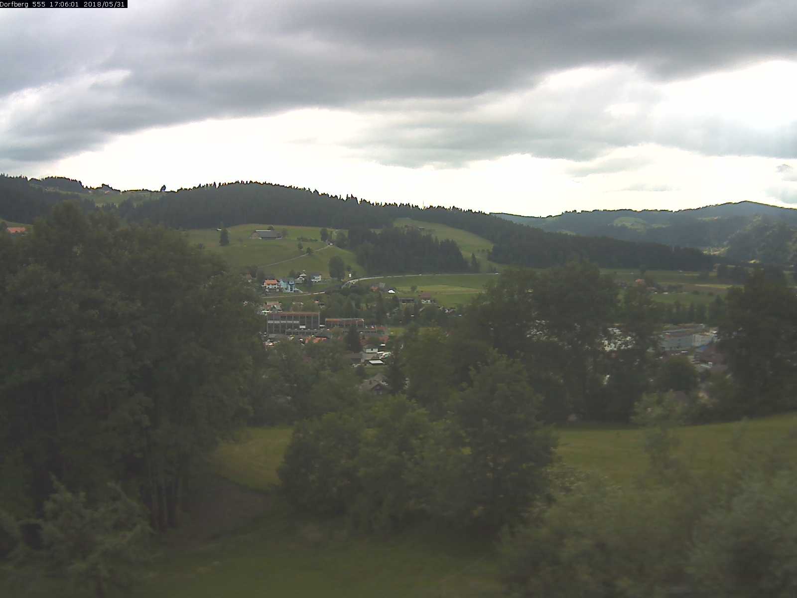Webcam-Bild: Aussicht vom Dorfberg in Langnau 20180531-170601