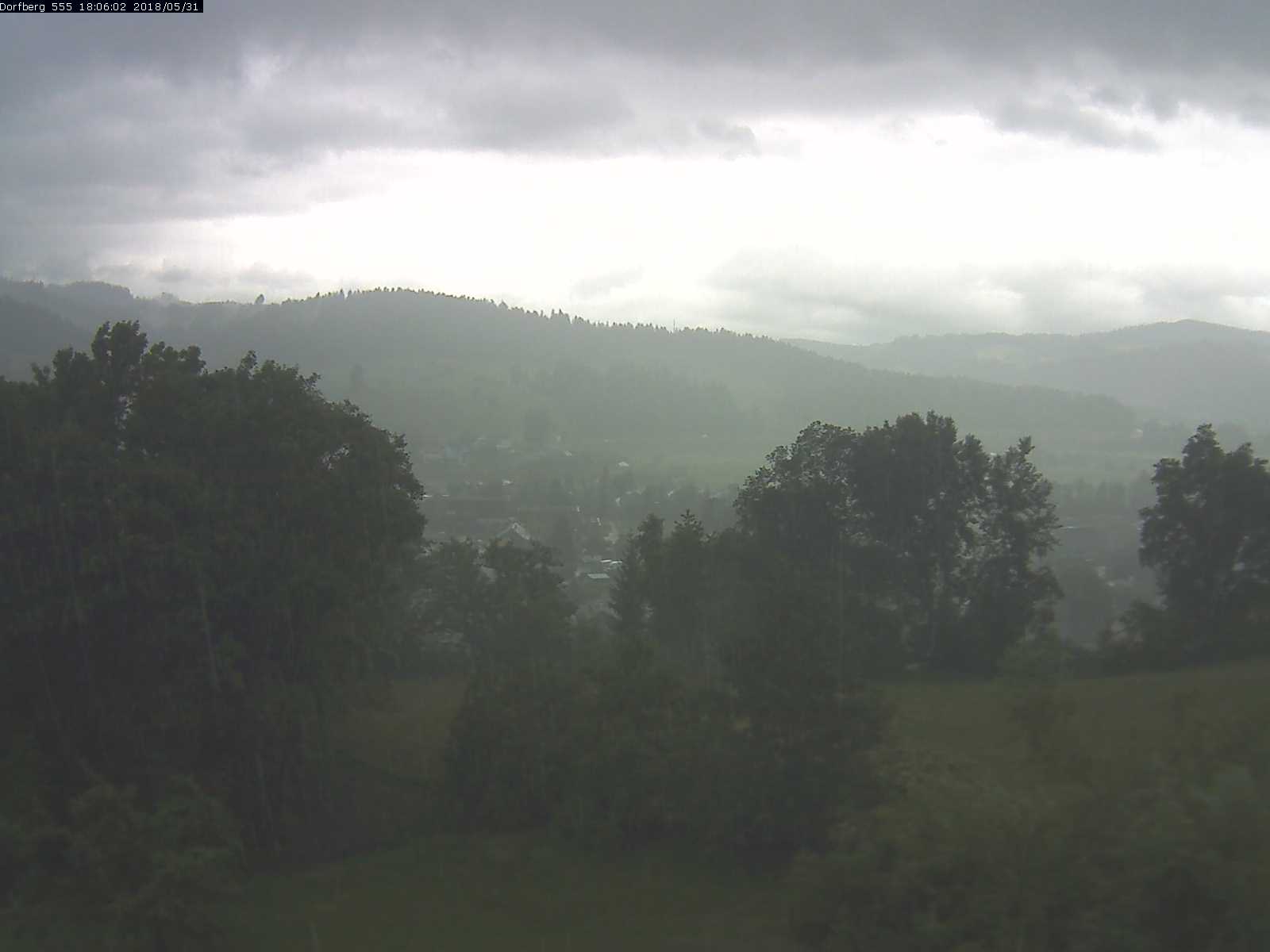 Webcam-Bild: Aussicht vom Dorfberg in Langnau 20180531-180601