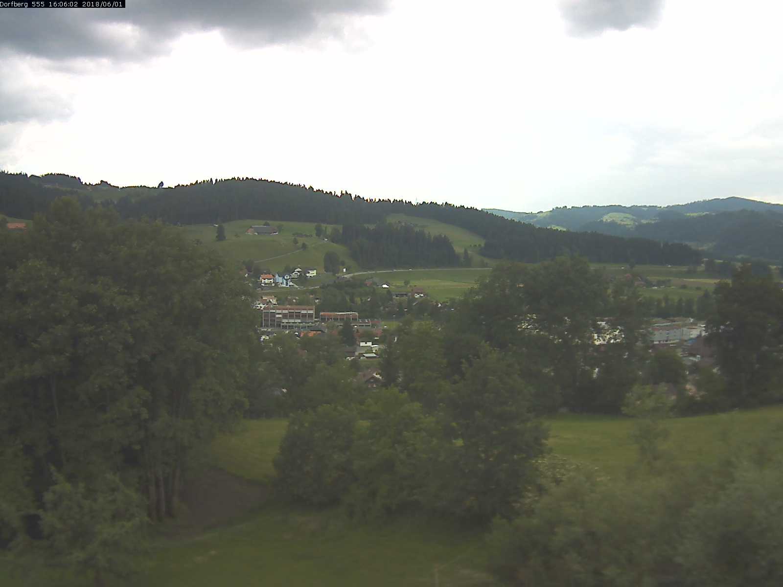 Webcam-Bild: Aussicht vom Dorfberg in Langnau 20180601-160601